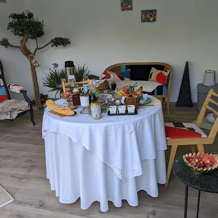 La Lezardiere Bed & Breakfast *